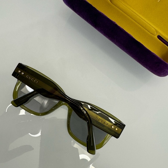 Gucci Sunglasses - Picture 3 of 6